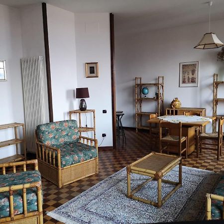 Appartamento Le Due Rocche Arona Bagian luar foto