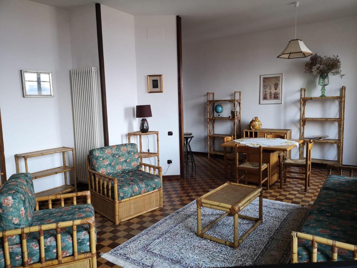 Appartamento Le Due Rocche Arona Bagian luar foto